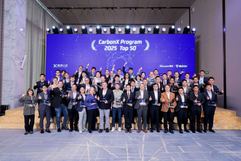 finalists group photo logo